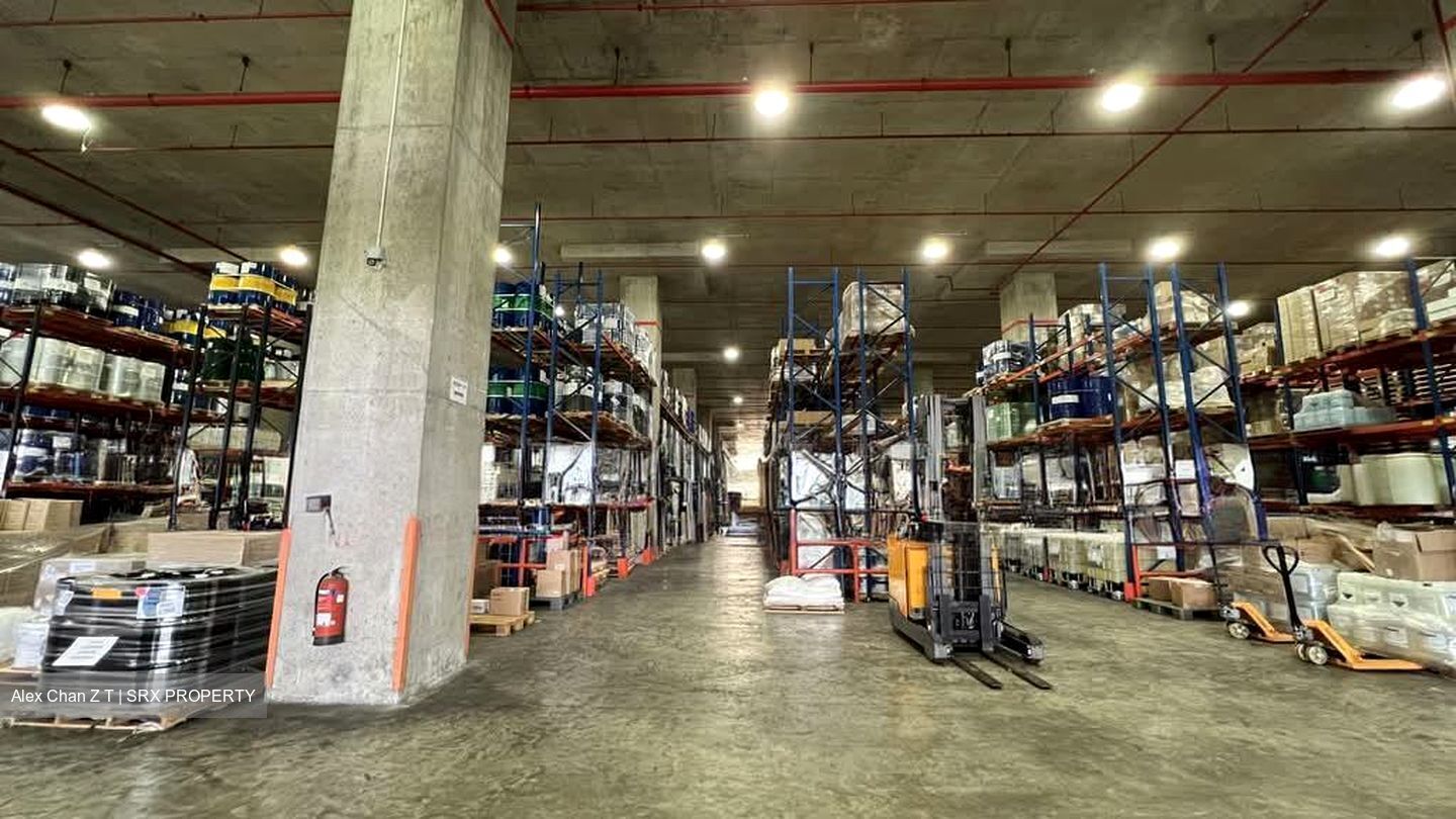 Gul Way (D22), Warehouse #588091941